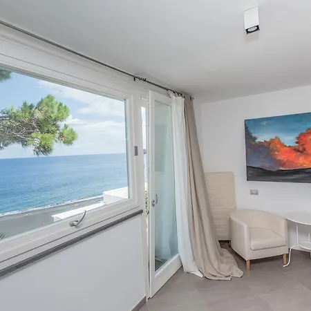 Il Gabbiano Relais In 2* Stromboli